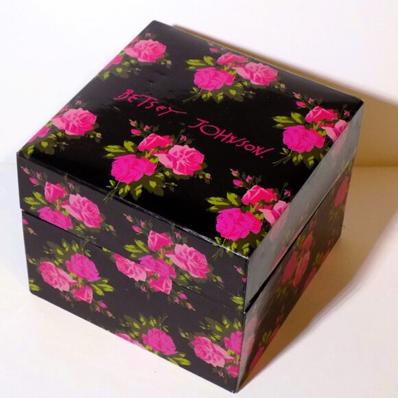 Betsey Johnson Watch MOP Flower Pop with Crystals BJ00469-01 Case, Links $135 main image 10
